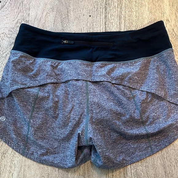 Lululemon Shorts Size 8 tall - Picture 3 of 3